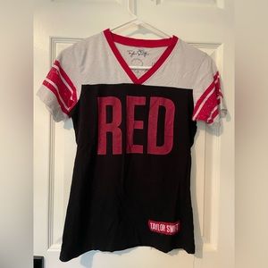 Taylor Swift RED Tour V-Neck Medium M